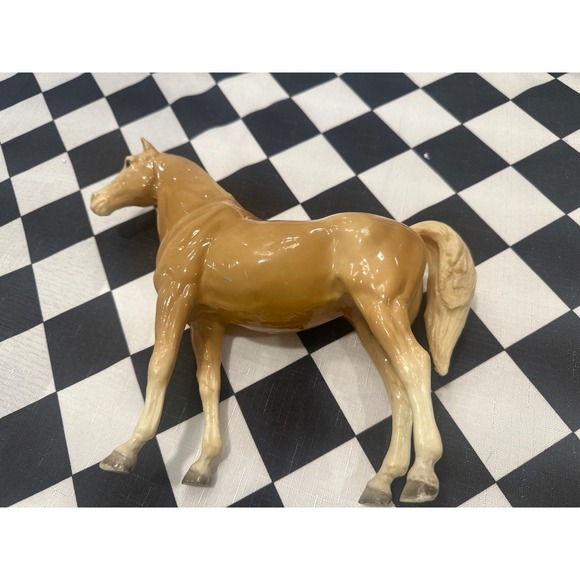 Vintage Palomino Breyer Style Horse Figurine Glossy Finish Collectible Decor - Picture 4 of 4